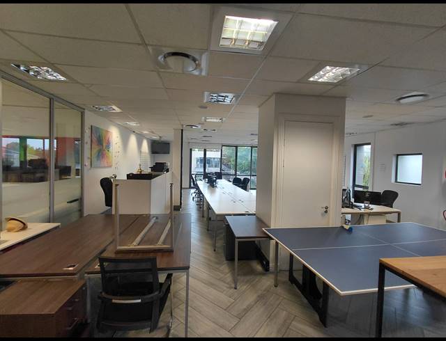 318M² OFFICE TO LET IN BRYANSTON